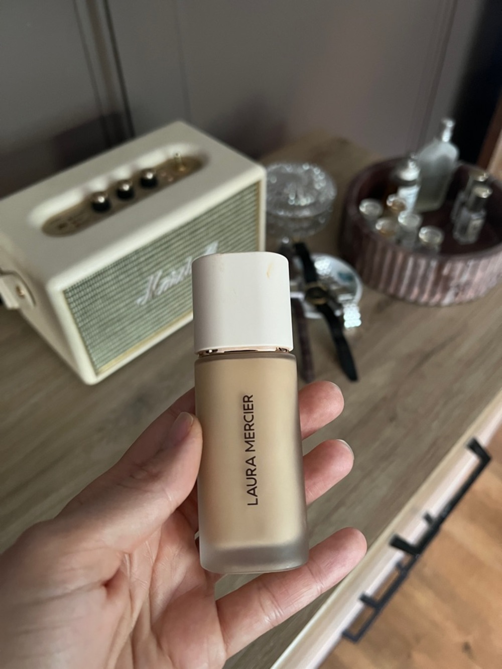 laura mercier Liquid Foundation - cashew